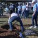 Voluntarios plantan 65 árboles en el Parque Garret Brown con motivo del Día del Árbol