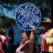 Recurren a redes sociales ante restricciones al aborto en EU