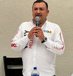 Se reúne Tony Meléndez con sectores de la sociedad civil en Jiménez