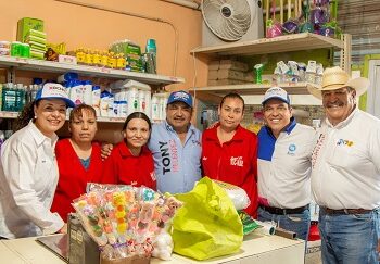 Recorre Tony Meléndez la Solidaridad y se reúne con comerciantes; culmina con verbena en Colonia Cumbres
