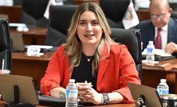 «Tumba» TEE candidatura a Ilse América; no renunció a MC