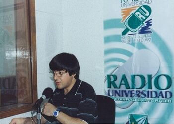 Celebra Radio Universidad los 25 años al aire del programa «La Leyenda de los Beatles».