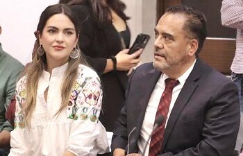 Entrega INE a Andrea Chávez y Juan Carlos Loera constancia de mayoría como senadores electos