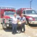 Ayer por la tarde el Mayor de Odessa, Tex., Javier Joven, hace entrega de vehículos donados para el municipio de Ojinaga.