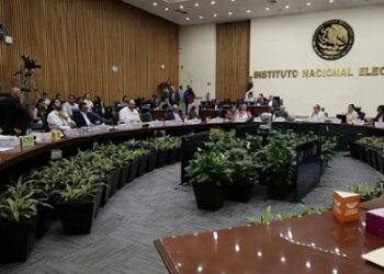 Recorta INE las multas a partidos por irregularidades