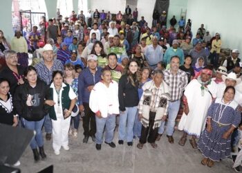 “No nos abandonen”, piden gobernadores indígenas a Andrea Chávez y Juan Carlos Loera