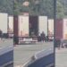 Sacó a mujeres migrantes de tráiler a latigazos