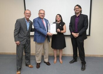 Recibe Facultad de Enfermería y Nutriología reconocimiento de certificación por parte de COMPECER