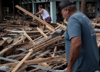 Suma huracán Helene 64 muertos en EU; millones sin luz