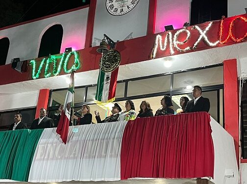 Encabezo  la Lic. Laura Mara Silva Fernández  su último Grito de Independencia con gran festejo