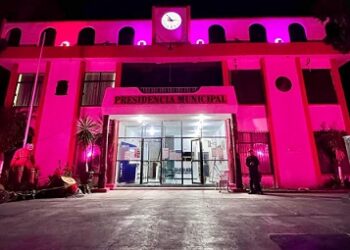 Ocampo se pinta de Rosa por el día internacional por la lucha contra el cancer de mama