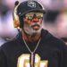Jerry Jones ya habló con Deion Sanders para el puesto de entrenador en jefe de Cowboys