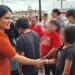 Entrego la alcaldesa Lucy Marrufo becas escolares ayer