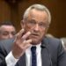 Pasa nominación de Robert F. Kennedy Jr para dirigir salud