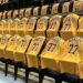 Regalaron miles de playeras en debut de Luka Doncic con los Lakers