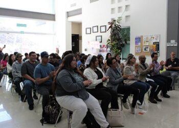 Benefician a 62 estudiantes de la UPCH con lentes 