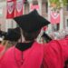A cazar, universidades buscan científicos de EU tras despidos de Trump