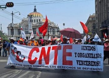 12 días de protestas en CDMX; ahora bloqueará CNTE oficinas de Afores