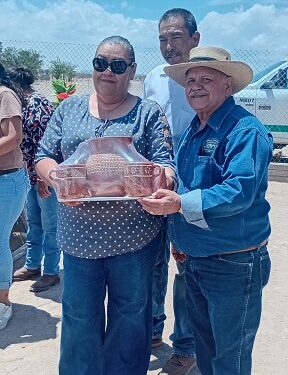 Celebración del Día de las Madres y el Día del Niño Ejido Los Ángeles