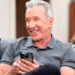 Tim Allen sorprende al perseverar en la lectura de la Biblia con el Nuevo Testamento: “Estoy asombrado”