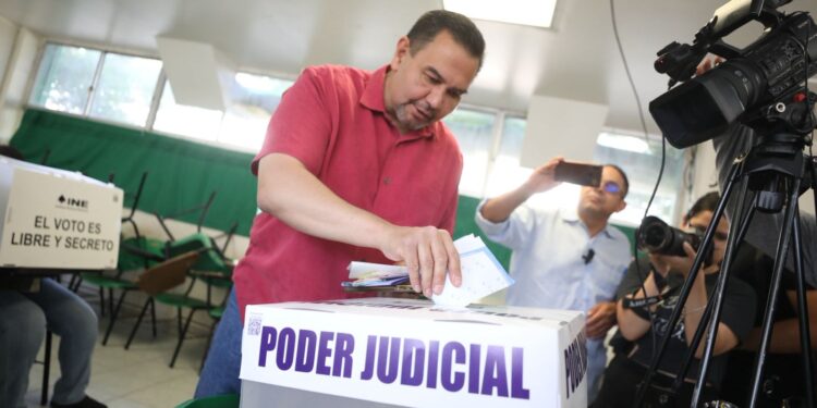 Participa Presidente Municipal en histórica jornada de votación judicial en Ciudad Juárez
