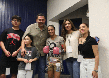 Reconoce Presidente a pugilistas juarenses