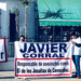 Protestan contra Corral afuera de su librería durante evento