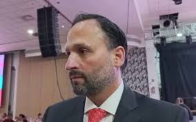 Escondió Corral contrato con Buzbee