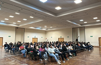 Entrega la Facultad de Medicina y Ciencias Biomédicas 148 plazas de servicio social a egresados.
