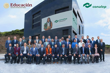 Participo el director general CONALEP Dr. Omar Bazán Flores en la Segunda Reunión Nacional de Directores Generales en Querétaro