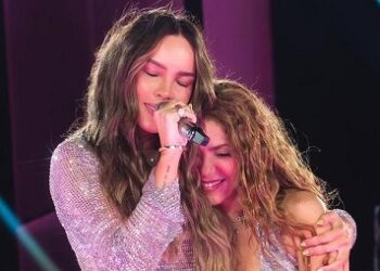 Sorprendió Shakira al subir a Belinda al escenario