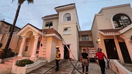 Incendio en Centro termina con la muerte de dos jóvenes en Monterrey