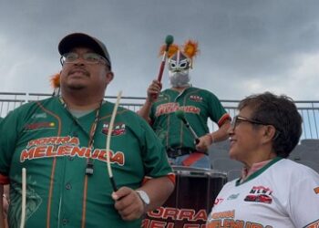 Afición de Leones de Yucatán invierte más de 20 horas de camino para apoyar a su equipo en CDMX; La Porra Melenuda se hizo presente en el Harp Helú