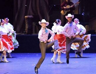 Alumno de la UACH destaca por su participación en el Palacio de Bellas Artes.