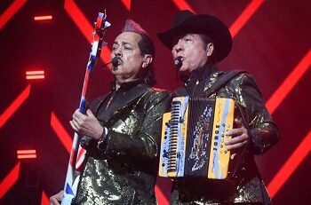 «Hoy despedimos a un hermano»: Los Tigres del Norte informan una inesperada muerte con este triste mensaje