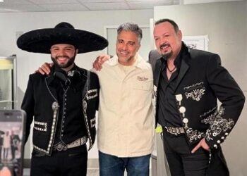 Tunden a Jaime Camil tras presumir encuentro con Los Aguilar