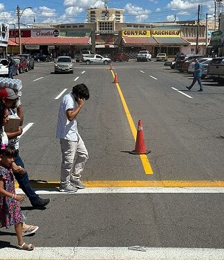 Refuerzan seguridad vial con trabajos de pintura en principales avenidas de Delicias