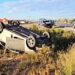 Vuelca y abandona ebrio vehículo en la carretera Aldama