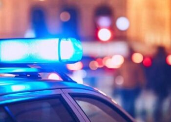 Intento de robo terminó con joven muerto y policía baleado en EU 