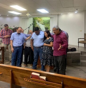 Ordenan como pastor a Joel Bautista en Ojinaga