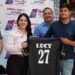 La alcaldesa Lic. Lucy Marrufo realizó la entrega de uniformes deportivos
