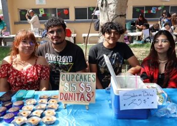 Celebrando en la Facultad de Artes de la UACH «La Noche Mexicana de Día».