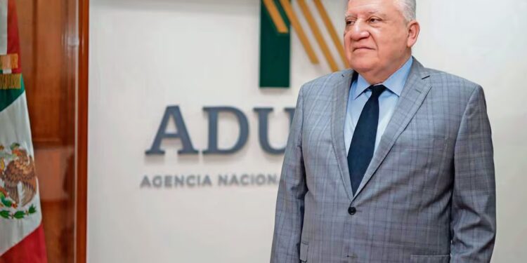 “Recobramos 200 mil mdp de huachicol, pero no acaba el cáncer”, entrevista al director general de Aduanas