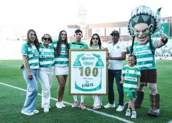 Reconocen a futbolista chihuahuense Aldo López Vargas del Santos