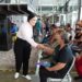 Estuvo ayer la alcaldesa Lic. Lucy Marrufo en a la tercera y cuarta entrega de despensas