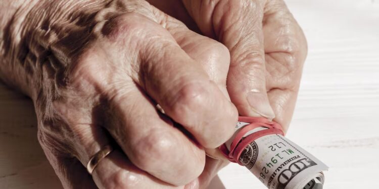 El aumento del Seguro Social se diluye: así afectan las primas de Medicare en 2026