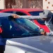 ‘Limpiavidrios’ en Ojinaga; ¿qué los orilla a trabajar en la calle?