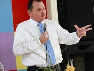 Oidores o hacedores de la palabra: Pastor Cruz Velázquez