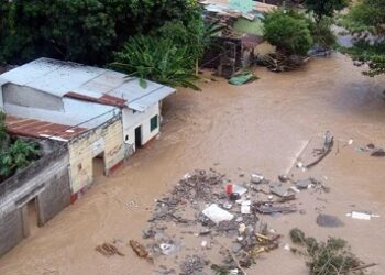 Aumentan a 79 las muertes por inundaciones en México