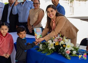 Arranca Miriam Soto programa “Pinta tu Amor por Meoqui” en Lázaro Cárdenas